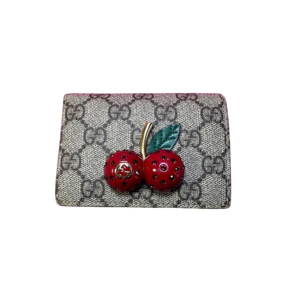 Beautiful Rare GG Gucci 3D Cherry Wallet with Red Interior - Picture 1 of 15